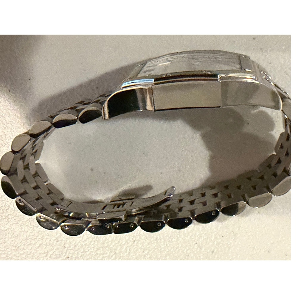 Valentino V39 Swiss Made Watch Stainless Steel Octagon Case Silver Dial Date - Picture 6 of 7